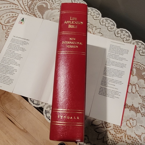 Life Application Bible NIV 1991 Red Hardback - Picture 9 of 14